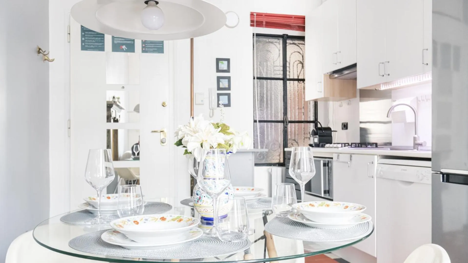 Easylife - Bilocale Funzionale In Porta Romana Milan 0*,  Italy
