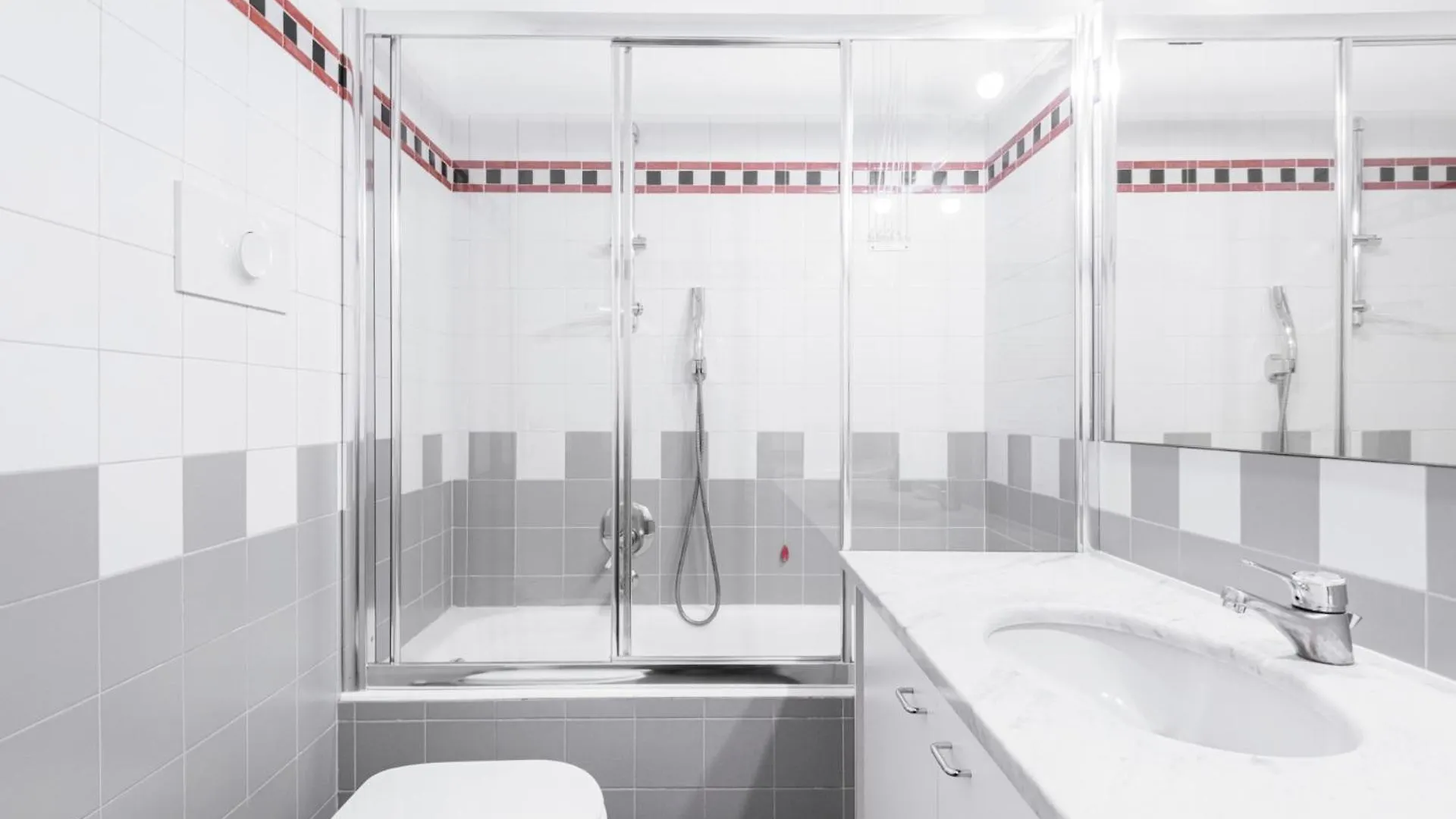 Easylife - Bilocale Funzionale In Porta Romana Milan